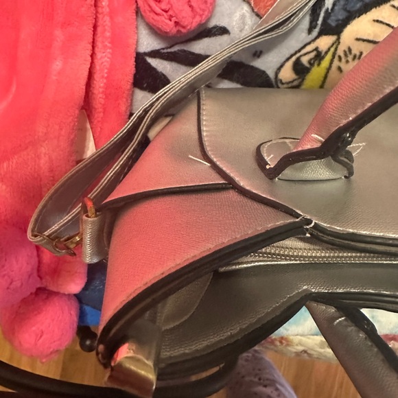 Silver Cat Face Smile Cute Purse Crossbody Handbag - Picture 4 of 5